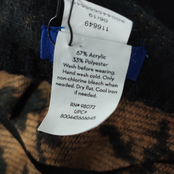 Apt. 9. Animal Print Reversible Cape Wrap OS - Picture 6 of 10